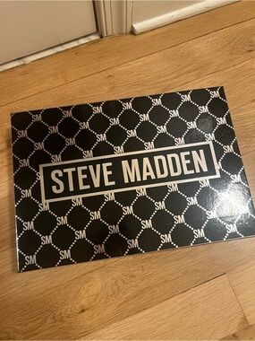 Steve Madden Gift